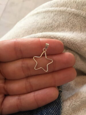 Pingente de estrela vazado