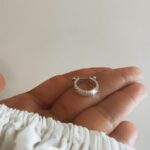 Piercing Conch Cravejado com Zircônia