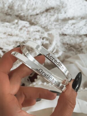 Bracelete Rígido Com Escrita