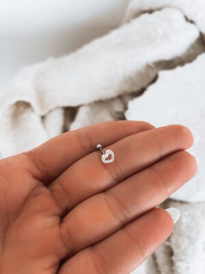 Piercing Coração Vazado Cravejado