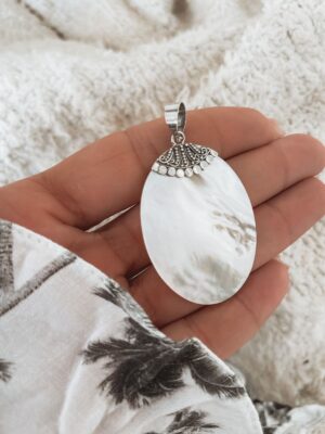 Pingente Oval Madrepérola Boho