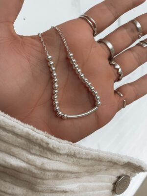 Chocker Bolinhas Com Base Lisa