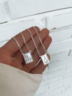 Escapulário Elo Grumet Com Plaquinha Nossa Senhora E Jesus Cristo