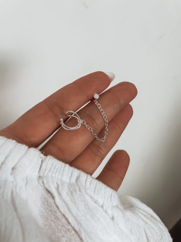 Brinco Bolinha Achatada Fio Com Piercing Fake Trançado - Imagem 1