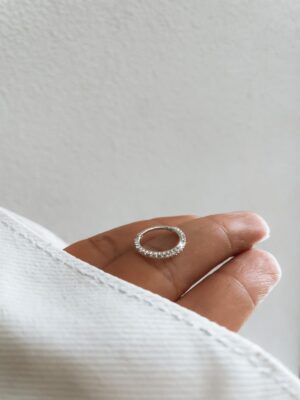 Piercing Conch Com Zirconias Na Lateral