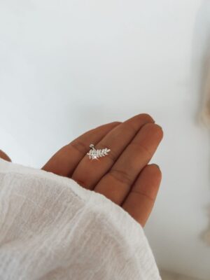 Piercing Folha Prata Branca
