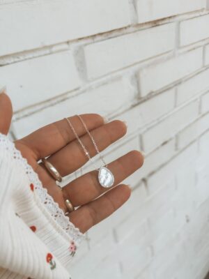 Gargantilha Gota Madrepérola Com Zircônia