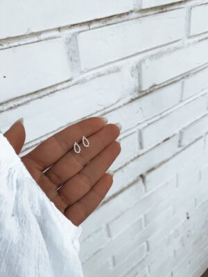 Brinco Gota Vazada Com Zircônias