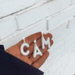 Pingente Letras Cravejadas Grandes