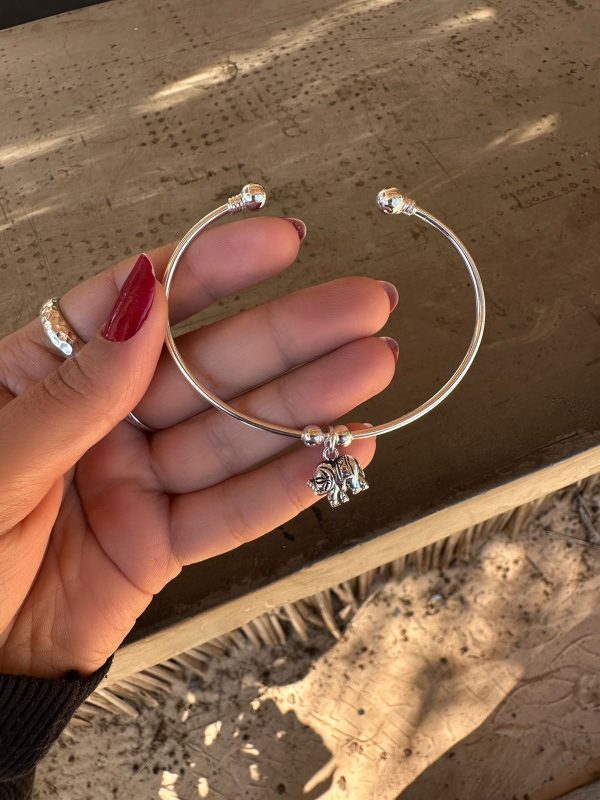 Bracelete Semi Aberto Rígido Com Elefante Indiano - Imagem 1
