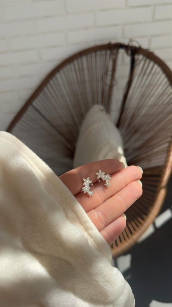 Piercing Fake Flores Cravejadas - Imagem 1