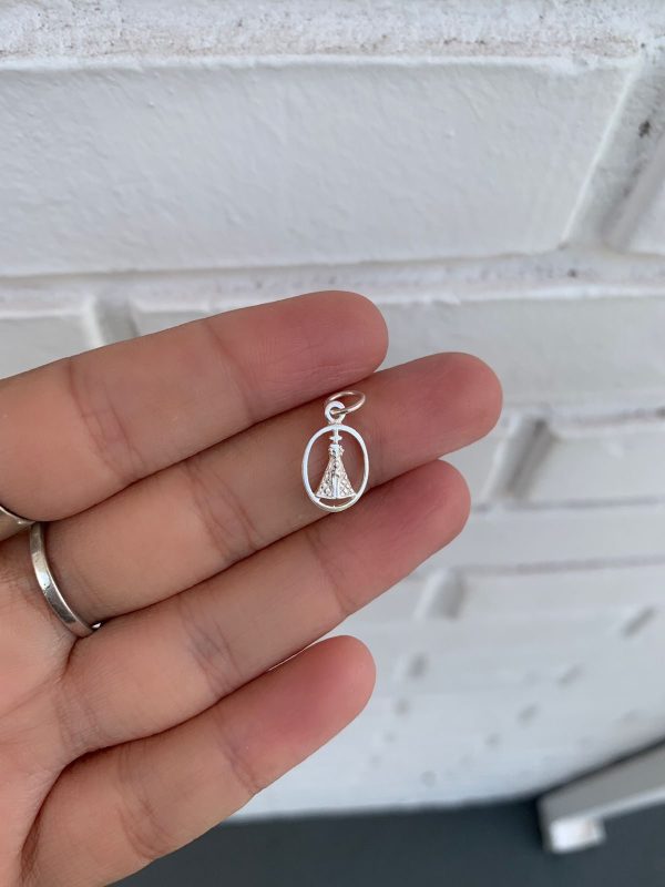 Pingente Oval Vazado Nossa Senhora Aparecida - Imagem 1