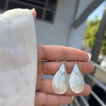 Brinco Anzol Gota Em Madre Pérola